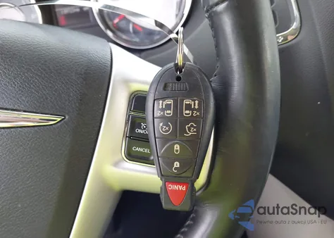 2016 Chrysler Town & Country Touring from USA, damaged, VIN 2C4RC1BG7GR132719